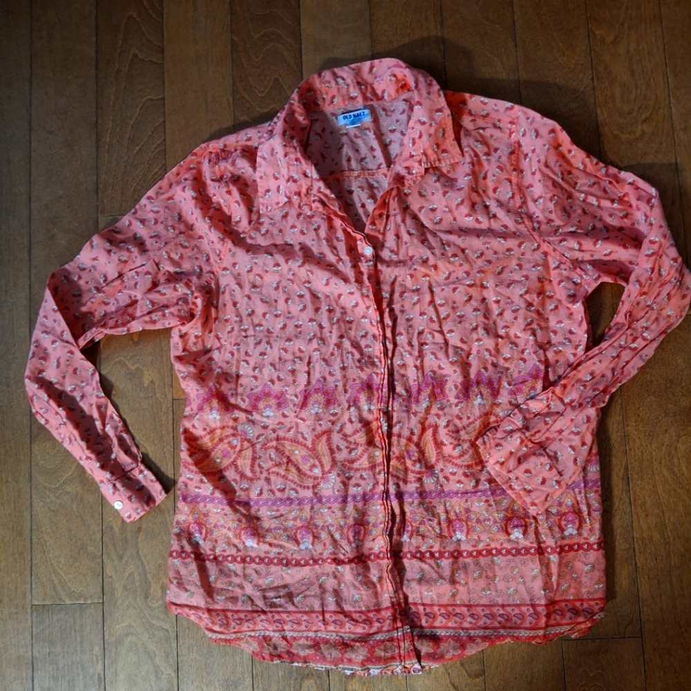 Old Navy Cotton long-sleeved button-up shirt